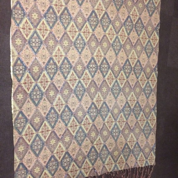 Throw - Picture 2 of 5